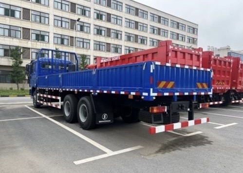 شاحنة نقل مسطحة شاكمان